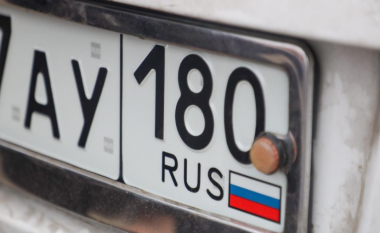 Polonia merr vendim për ndalimin e makinave me targa ruse