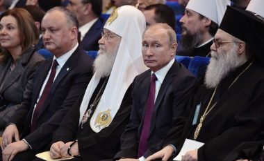 Si po rekruton spiunë Kisha Ortodokse ruse përmes famullive në të gjithë SHBA-në?