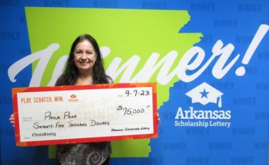 Një grua nga Arkansas e kishte menduar t’ia jepte si dhuratë biletën e lotarisë ish-vjehrrit të saj – doli se ajo ishte bileta fituese e çmimit prej 75,000 dollarëve