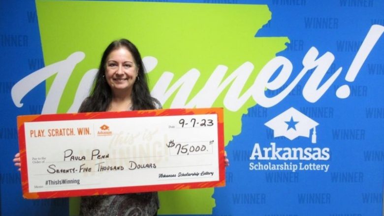 Një grua nga Arkansas e kishte menduar t’ia jepte si dhuratë biletën e lotarisë ish-vjehrrit të saj – doli se ajo ishte bileta fituese e çmimit prej 75,000 dollarëve