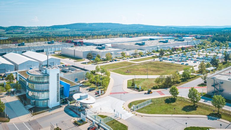 BMW investon 100 milionë euro në një qendër të re të baterive