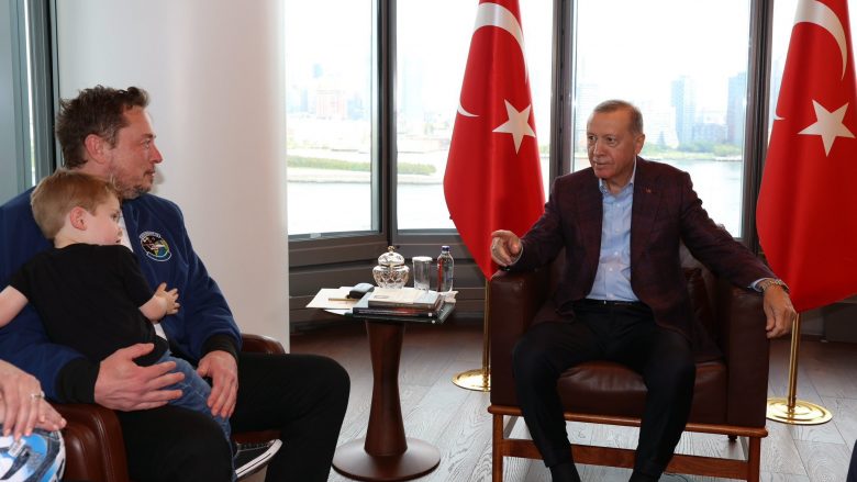 Në takimin me Erdoganin, Musk mori edhe djalin e tij – presidenti turk e pyeti se ku e ka gruan