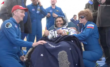 “Është mirë të jesh në shtëpi”, thotë astronauti amerikan i cili qëndroi 371 ditë në hapësirë