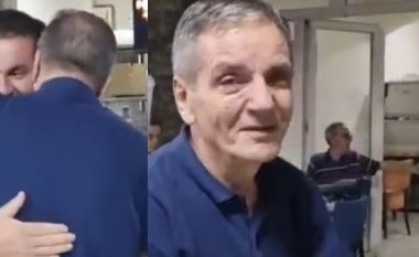 Mes lotëve dhe shumë emocione, Samet Idrizi mbylli ëmbëltoren e tij në Kumanovë pas 30 vitesh – në ditën e fundit e gjithë zona erdhi ta përshëndes