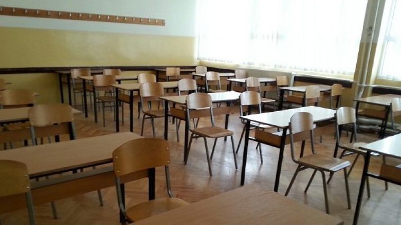 Mbi 40 nxënës të Vizbegut që mësojnë në shkollën “7 marsi” në Çair, kanë mbetur pa transport të organizuar