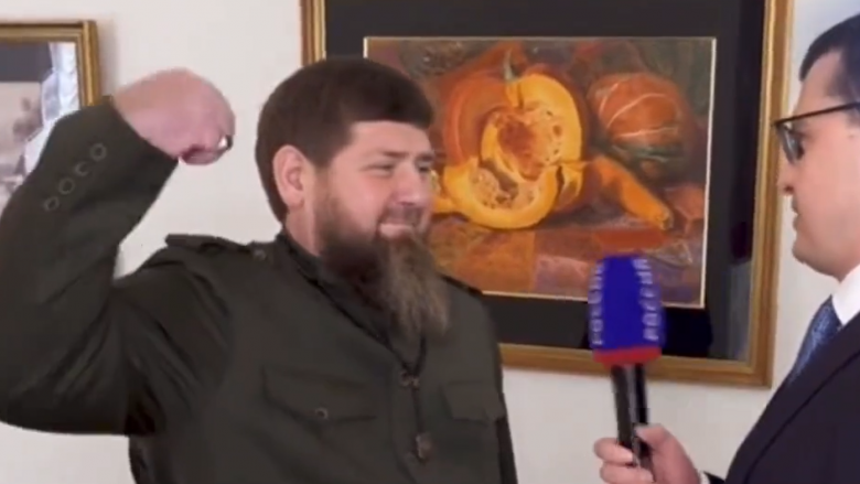 Kadyrov tregoi bicepsin kur u pyet lidhur me pretendimet për gjendjen e tij shëndetësore