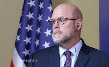 Reagimet rreth dinarit serb – ambasadori amerikan Hovenier thërret konferencë për media 