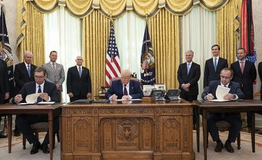 Tri vjet nga marrëveshja në Shtëpinë e Bardhë – çfarë kishin nënshkruar Hoti e Vuçiq në praninë e Trumpit