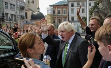 “Çfarë dreqin po presim?”: Boris Johnson kritikon Mbretërinë e Bashkuar për ndihmën dhënë Ukrainës