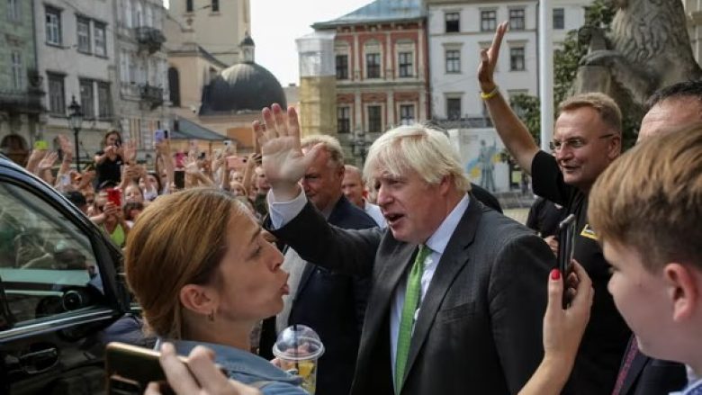 “Çfarë dreqin po presim?”: Boris Johnson kritikon Mbretërinë e Bashkuar për ndihmën dhënë Ukrainës