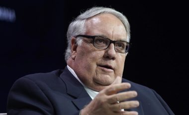 Filantropisti amerikan Buffett paralajmëron për ‘lodhje’ të Ukrainës
