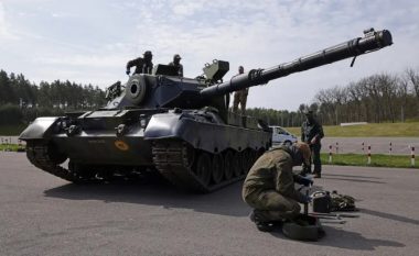 Ukraina ka një armë të re në luftën e saj kundër Rusisë - tanket gjermane të kohës së Luftës së Ftohtë të dizenjuara nga Porsche