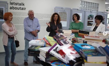 Fondacioni “Agim Lluka”, i dhuroi një fond librash të përzgjedhur bibliotekës “Hivzi Sulejmani” të Prishtinës