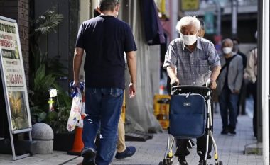 Për herë të parë, mbi 10% e popullsisë së Japonisë tani është 80 vjeç ose më e vjetër