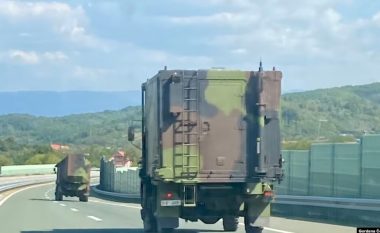 Vërehet lëvizja e një kolone ushtarake në jug të Serbisë