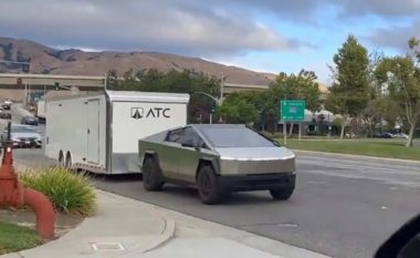 Tesla Cybertruck shihet duke u testuar – duke  tërhequr një rimorkio të madhe