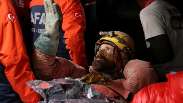 Studiuesi amerikan nxirret pas nëntë ditësh i bllokuar thellë në një shpellë në Turqi