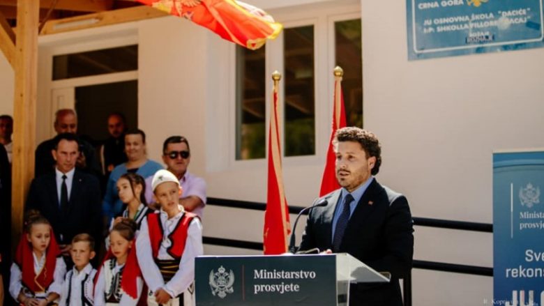 Abazoviq: Po hapim shkollën e rinovuar shqipe në Rozhajë