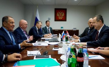 Serbia vazhdon bashkëpunimin me Rusinë – Daçiq takohet me Lavrovin në selinë e Kombeve të Bashkuara