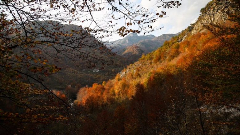 The Travel: Thethi, një nga perlat e fshehura të Evropës! Adhuruesit e vjeshtës do të magjepsen