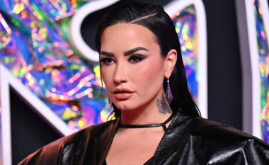 Demi Lovato thotë se më së shumti vetëbesim ka gjatë marrëdhënieve seksuale