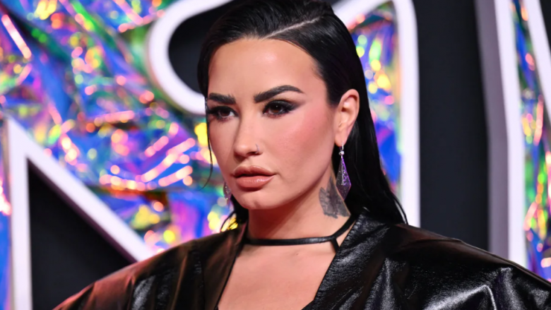Demi Lovato thotë se më së shumti vetëbesim ka gjatë marrëdhënieve seksuale