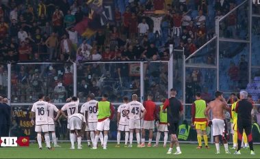 Jose Mourinho nuk i la vetëm lojtarët që shkuan të përshëndesnin tifozët e Romës pas humbjes turpëruese