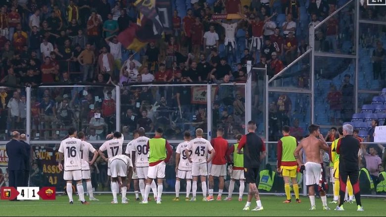 Jose Mourinho nuk i la vetëm lojtarët që shkuan të përshëndesnin tifozët e Romës pas humbjes turpëruese