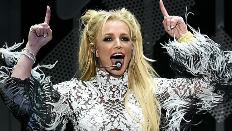 Policia i shkon në shtëpi Britney Spearsit pas videove shqetësuese me thikë që publikoi në rrjete sociale