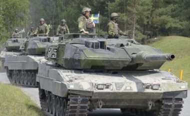 Ukraina merr dhjetë tanke suedeze Stridsvagn 122