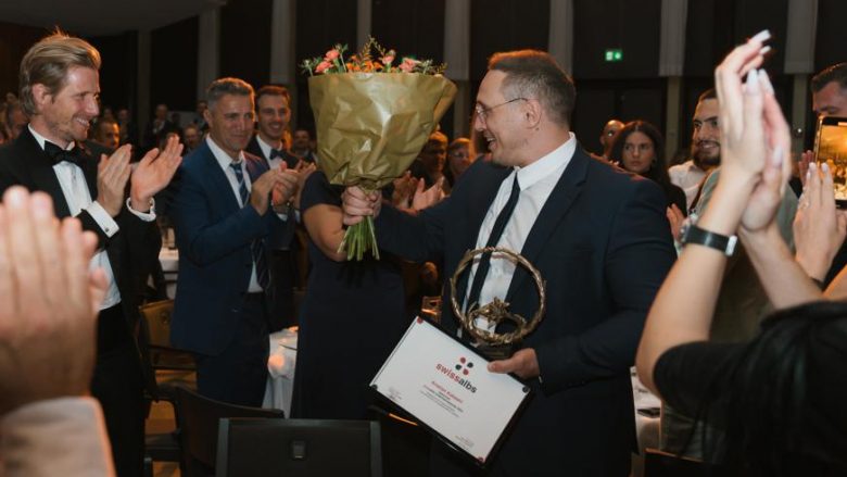 Kristian Kabashi fiton Çmimin e ‘Swissalbs’ si Sipërmarrës i vitit 2023