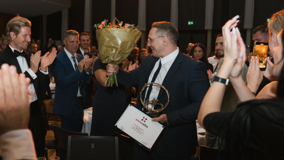 Kristian Kabashi fiton Çmimin e 'Swissalbs' si Sipërmarrës i vitit 2023