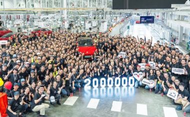 Tesla ka prodhuar tanimë 2 milionë automjete elektrike në fabrikën e saj në Shanghai
