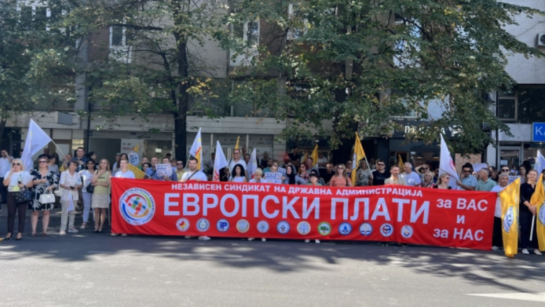 Administrata gjyqësore në Maqedoni sërish në protesta, kërkojnë rritje të pagave me 78%