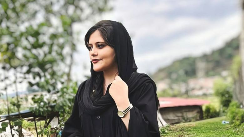 Irani po ashpërson masat për vendosjen e hixhabit, një vit pas vdekjes së Mahsa Aminit