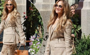 Jennifer Lopez duket atraktive dhe elegante gjatë një paraqitje në New York