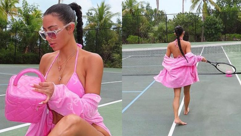 Kim Kardashian vë në pah linjat joshëse të trupit, teksa pozon me bikini në një fushë tenisi