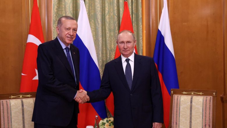 Erdogan: Nuk jam dakord me qasjen negative ndaj Putinit
