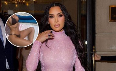 Kim Kardashian tregon trupin e saj të tonifikuar në një pozë provokuese në bikini