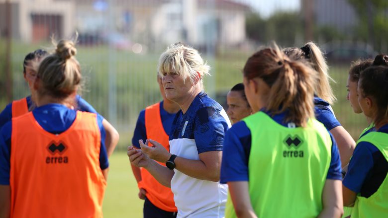 Kosova në konkurrencën e femrave grumbullohet në Plovdiv për ndeshjen e parë në Ligën e Kombeve