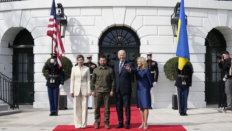 SHBA njofton paketën e re të ndihmës për Ukrainën