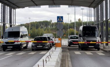 Norvegjia ndalon hyrjen e makinave të regjistruara në Rusi