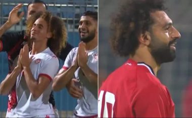 Lojtari i Man Utd e përqeshi dhe u tall me Salah gjatë ndeshjes, egjiptiani i befasuar vetëm qeshi