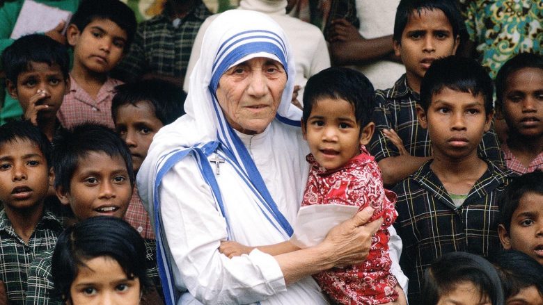 Kurti kujton Nënë Terezën: Humanizmi i saj vazhdon të frymëzoi vepra bamirësie në tërë botën