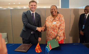 Maqedonia e Veriut vendosi marrëdhënie diplomatike me Afrikën e Jugut