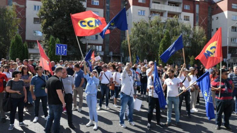 Protestojnë punonjësit e Prokurorisë Publike në Maqedoni, kërkojnë rritje të pagave