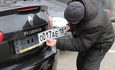 Lituania ka ndaluar hyrjen e automjeteve me targa ruse