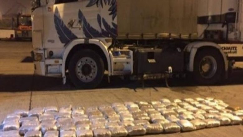 ​Trafik droge nga Shqipëria në Malin e Zi, babë e bir kapen me 300 kg kanabis