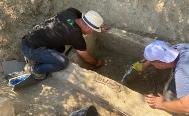 Gjetje arkeologjike në Selenicë, varri antik mendohet se daton në shekullin e katër ose të tretë para Krishtit