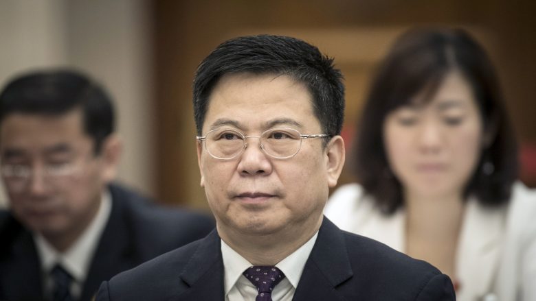 Pekini vazhdon të godas industrinë financiare, dënohet me burgim të përjetshëm shefi i China Life Insurance